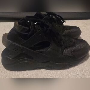 Nike Black Huarache Running Shoes